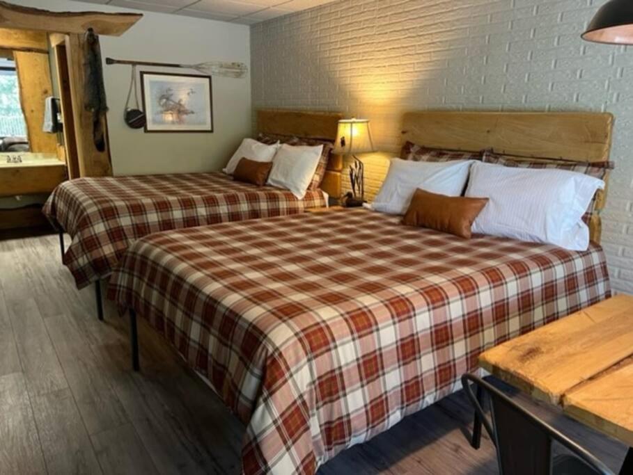 Stonegate 2 Queen Beds Wifi Roku Tv Salt Water Pool #106 *