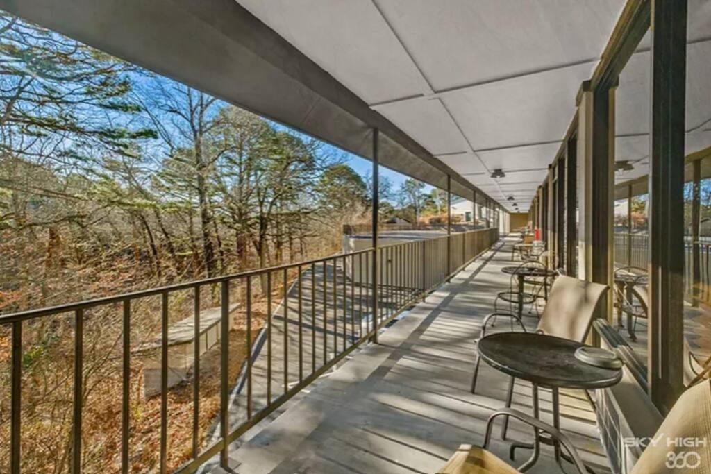 Apartment Stonegate 2 Queen Beds Wifi Roku Tv Salt Water Pool #106