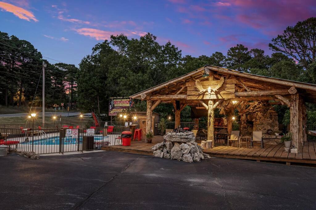 Stonegate 2 Queen Beds Wifi Roku Tv Salt Water Pool #106 Apartment